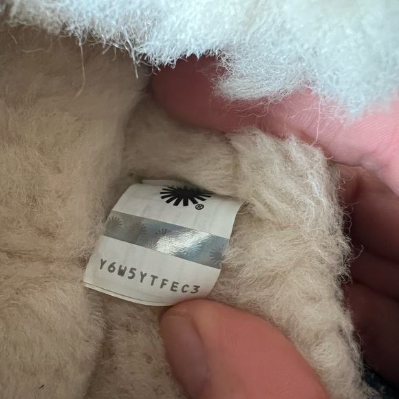 Ugg Moccasin Slippers Gray - Picture 5 of 5